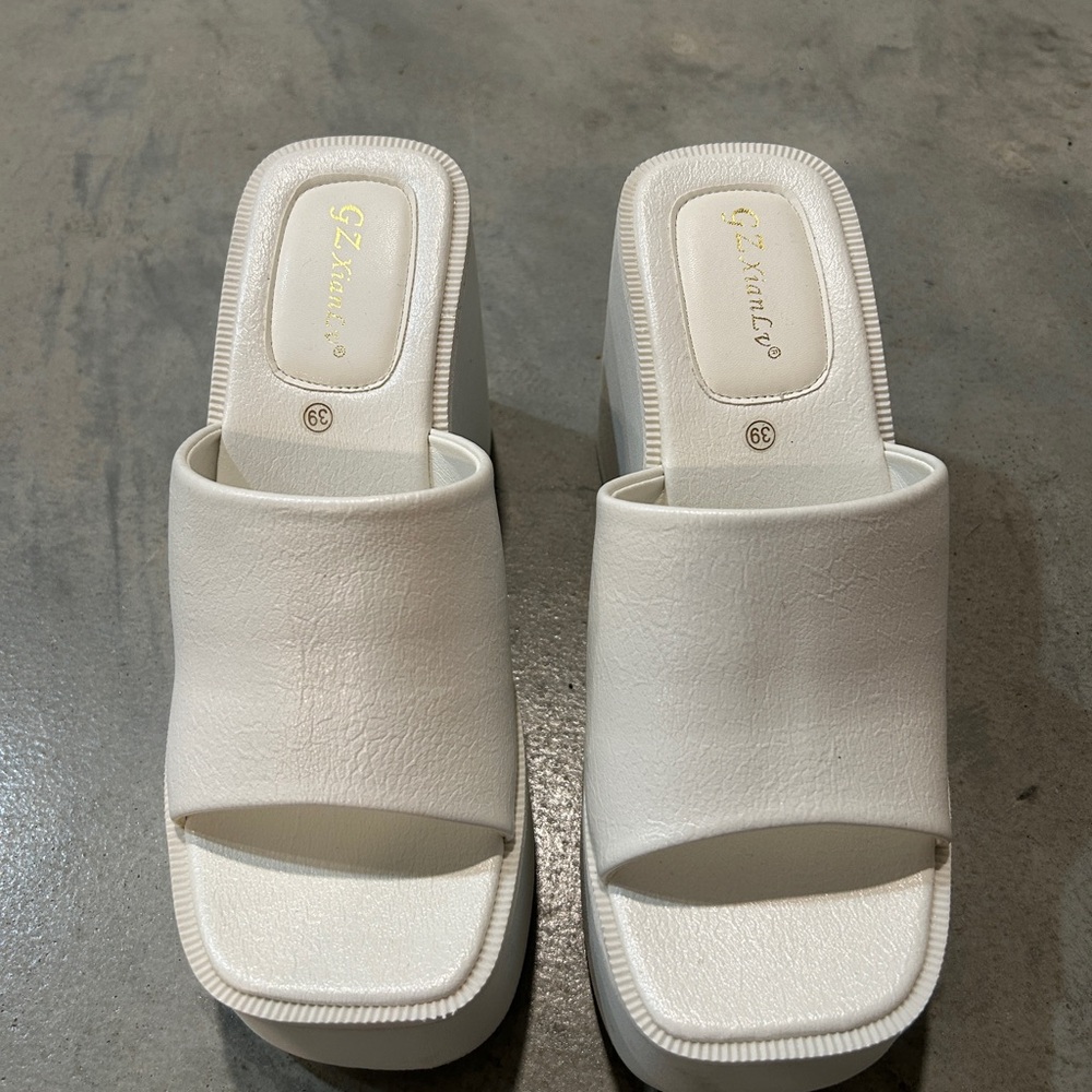Gz Xian Lu Platform Sandals - Picture 2 of 4